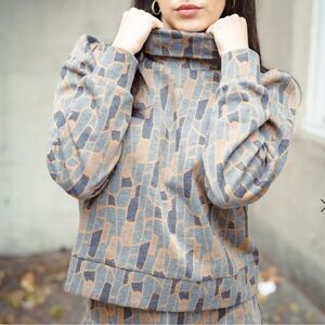 WALTER BAKER Abstract Rafaela Grady Knit Turtleneck Top Very Nice Size XL